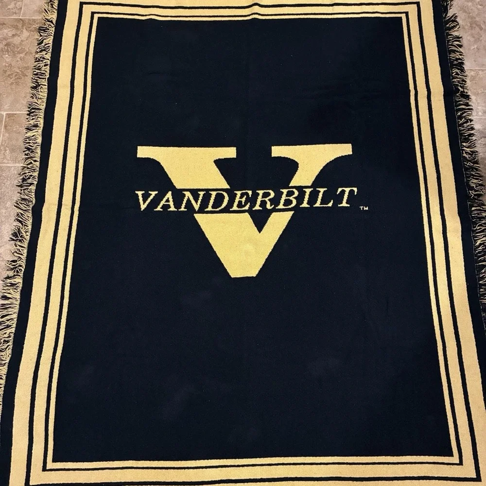 Vintage Vanderbilt University Tapestry Throw Blanket Navy Gold Collegiate T-320